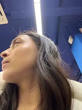 Snapshot of Holly_Play chatting on February 8, 2026, 12:08 pm Holly Play online show from February 8, 2026, 12:08 pm