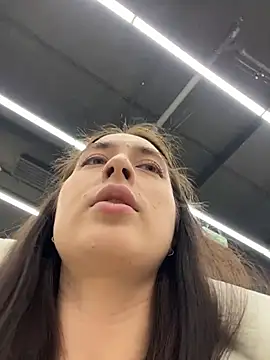 Snapshot of Holly_Play chatting on February 18, 2026, 12:01 pm Holly Play online show from February 18, 2026, 12:01 pm