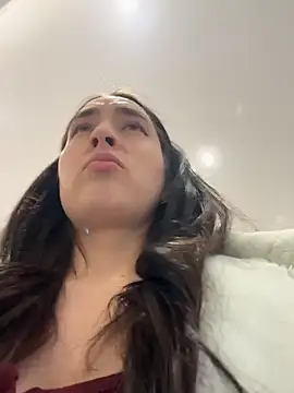 Snapshot of Holly_Play chatting on February 26, 2026, 12:04 pm Holly Play online show from February 26, 2026, 12:04 pm