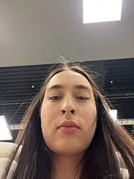 Snapshot of Holly_Play chatting on March 2, 2026, 12:23 pm Holly Play online show from March 2, 2026, 12:23 pm