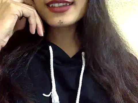 krati74 online show from February 6, 2025, 1:43 pm