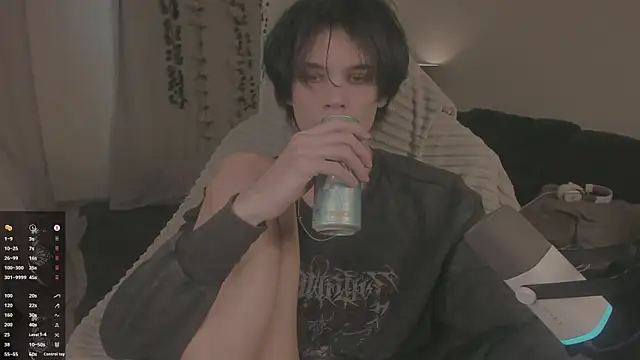 Snapshot of Wampeyes chatting on October 3, 2025, 1:41 pm Wampeyes online show from October 3, 2025, 1:41 pm