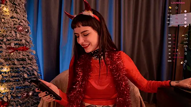 MichaellaMoon online show from December 31, 2024, 11:06 pm