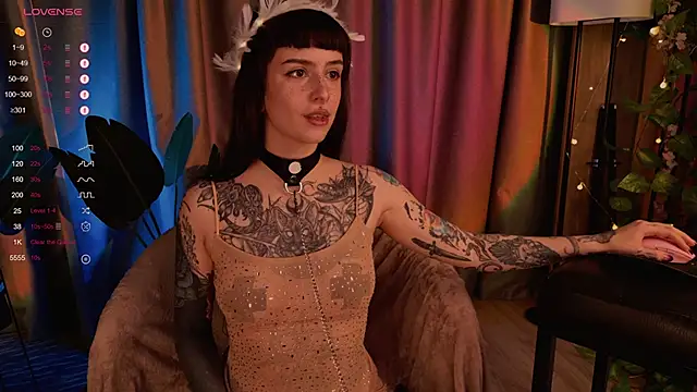 MichaellaMoon online show from January 30, 2025, 10:41 pm