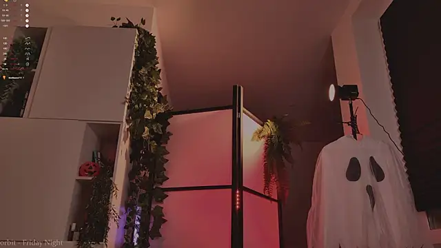 MichaellaMoon online show from October 31, 2025, 5:36 pm