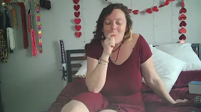 Snapshot of Lyrann89 chatting on March 8, 2025, 8:57 pm Lyrann89 online show from March 8, 2025, 8:57 pm