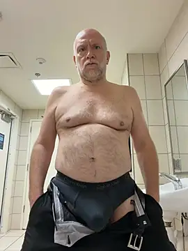 Snapshot of FLSexyGuy chatting on April 16, 2026, 8:09 pm FLSexyGuy online show from April 16, 2026, 8:09 pm