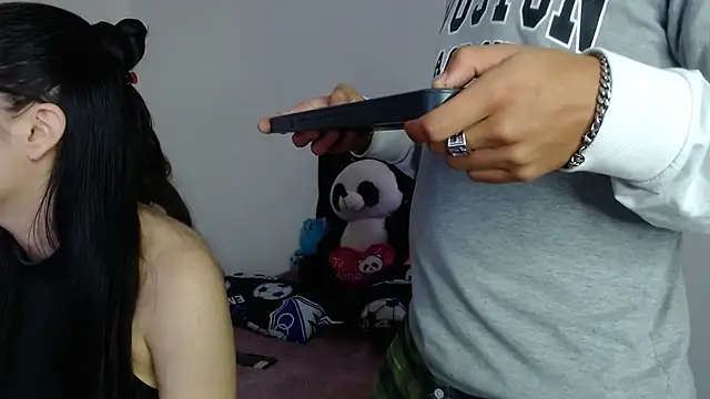 Snapshot of Bonny_Bonss chatting on May 1, 2026, 12:43 pm Bonny Bonss online show from May 1, 2026, 12:43 pm