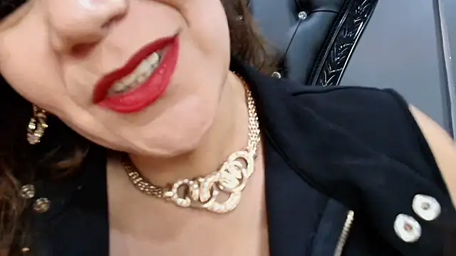 MelaniaKnauss online show from March 5, 2025, 8:32 pm