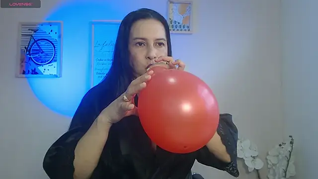 Snapshot of lucy_diiaz chatting on February 14, 2025, 2:02 pm lucy diiaz online show from February 14, 2025, 2:02 pm