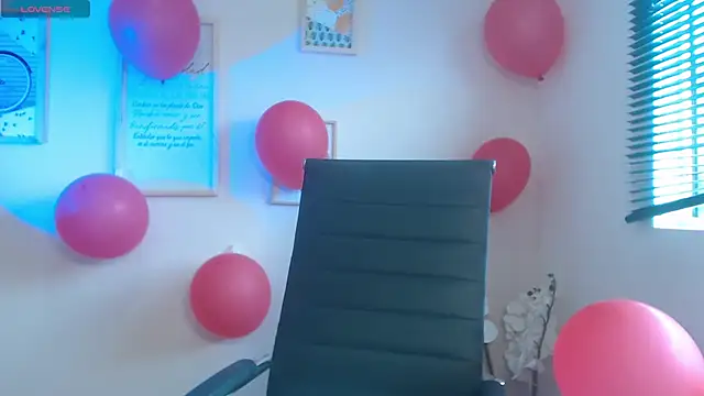 Snapshot of lucy_diiaz chatting on February 15, 2025, 7:06 pm lucy diiaz online show from February 15, 2025, 7:06 pm