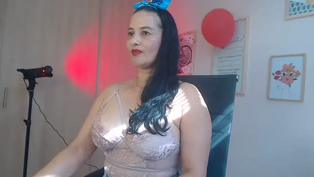 Snapshot of lucy_diiaz chatting on February 25, 2025, 7:58 pm lucy diiaz online show from February 25, 2025, 7:58 pm