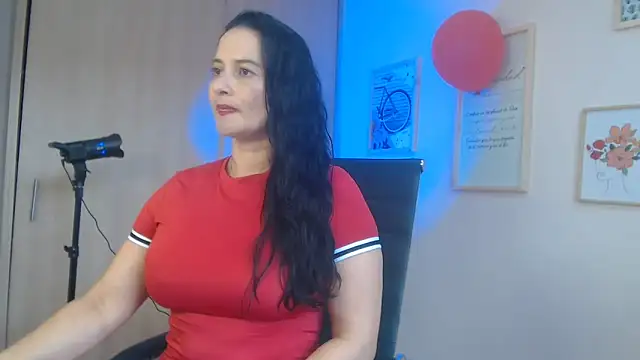 Snapshot of lucy_diiaz chatting on February 26, 2025, 8:22 pm lucy diiaz online show from February 26, 2025, 8:22 pm