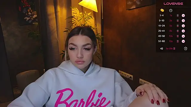 Ella Milla online show from January 6, 2025, 11:29 am