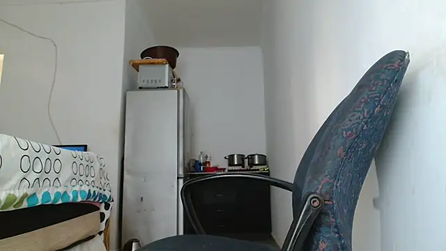 Hugetittiesxx2 online show from April 5, 2026, 5:59 am