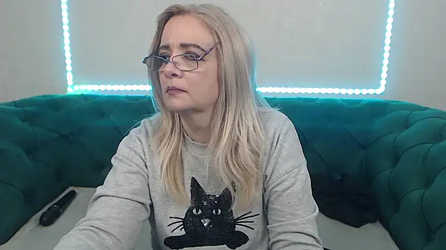 IvanaCharm online show from January 11, 2026, 4:28 am