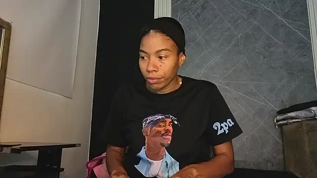 YummyDuooo online show from October 3, 2025, 12:02 pm