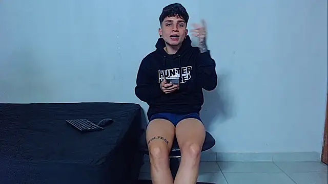 Snapshot of mikecoper_23 chatting on February 6, 2026, 2:05 am mikecoper 23 online show from February 6, 2026, 2:05 am