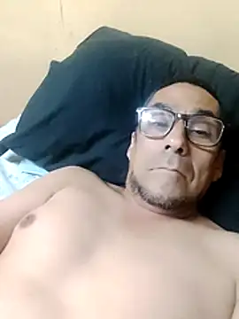 Snapshot of Francisco4910 chatting on February 12, 2026, 6:30 am Francisco4910 online show from February 12, 2026, 6:30 am