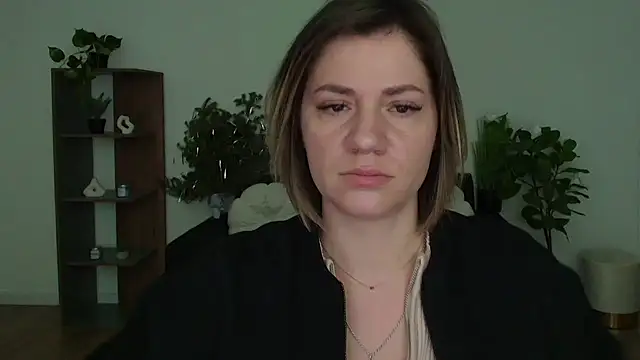 MariaSttone online show from February 11, 2025, 4:02 pm