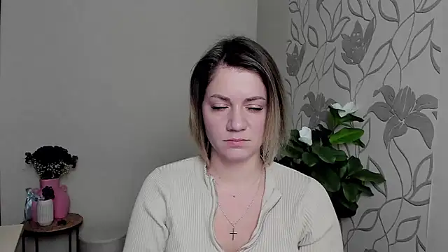 MariaSttone online show from February 18, 2025, 2:06 pm