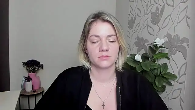 MariaSttone online show from March 10, 2025, 7:29 pm