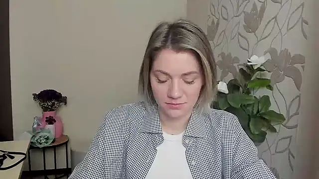 MariaSttone online show from March 15, 2025, 8:15 am