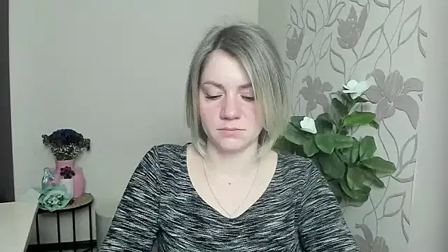 MariaSttone online show from March 18, 2025, 6:04 pm