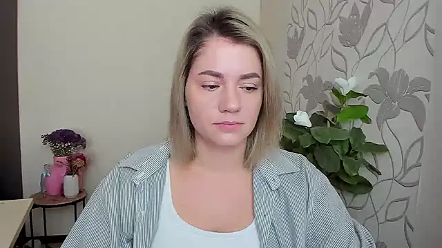 MariaSttone online show from September 29, 2025, 7:46 am