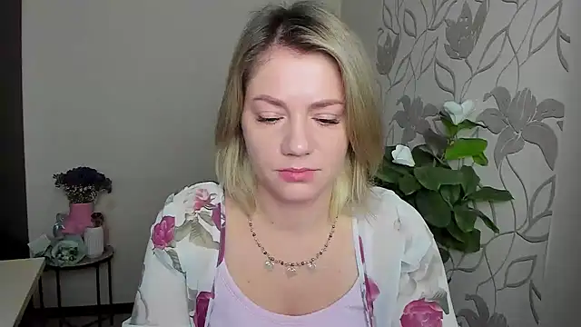 MariaSttone online show from October 10, 2025, 8:57 am