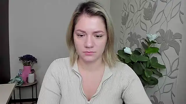 MariaSttone online show from October 15, 2025, 9:20 am