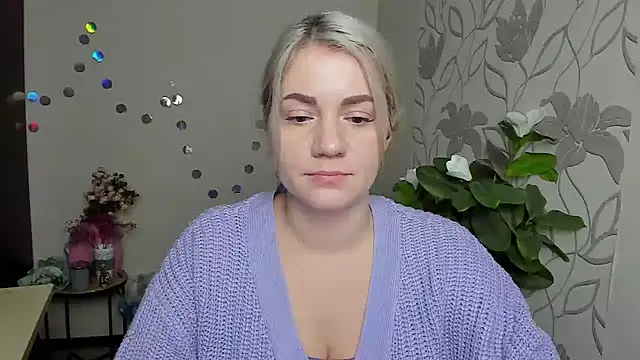 MariaSttone online show from December 15, 2025, 3:38 pm