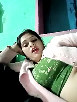 Snapshot of Chandni chatting on February 16, 2025, 8:44 pm Chandni online show from February 16, 2025, 8:44 pm