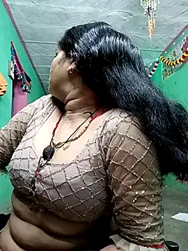 Snapshot of Chandni chatting on March 15, 2025, 11:06 pm Chandni online show from March 15, 2025, 11:06 pm