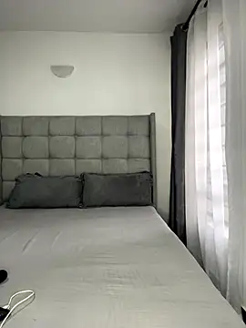 Snapshot of prettiepearl chatting on October 19, 2025, 8:59 am prettiepearl online show from October 19, 2025, 8:59 am