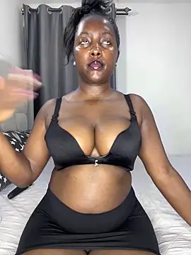 Snapshot of prettiepearl chatting on November 24, 2025, 8:19 pm prettiepearl online show from November 24, 2025, 8:19 pm