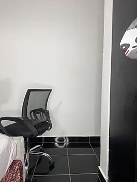 Snapshot of prettiepearl chatting on November 27, 2025, 11:51 pm prettiepearl online show from November 27, 2025, 11:51 pm