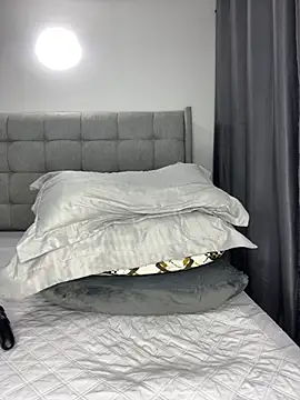 Snapshot of prettiepearl chatting on February 9, 2026, 1:42 am prettiepearl online show from February 9, 2026, 1:42 am