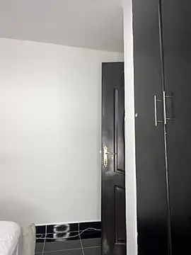 Snapshot of prettiepearl chatting on February 9, 2026, 8:02 pm prettiepearl online show from February 9, 2026, 8:02 pm