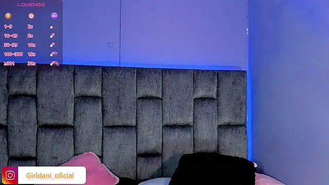 Liittle foxxxy online show from February 2, 2025, 1:30 pm