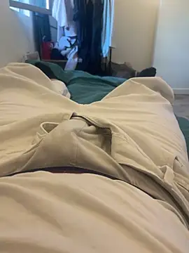 Enzo showww online show from December 25, 2024, 3:38 pm