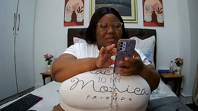 DAIRYBELLELIZxx online show from July 3, 2026, 10:05 pm