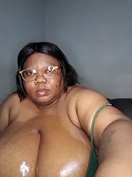 DAIRYBELLELIZxx online show from July 19, 2026, 3:43 am
