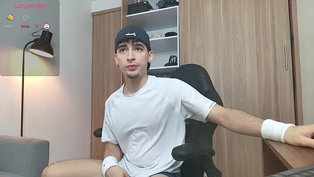 zenn rush1 online show from February 15, 2025, 2:33 pm