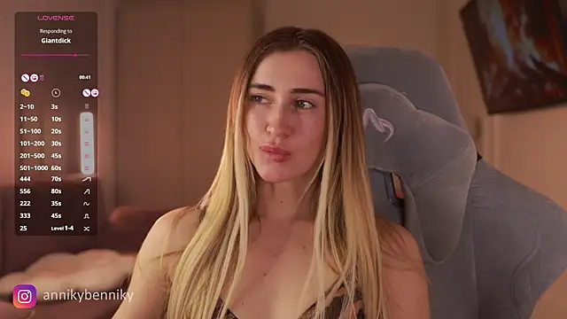 Coconutkittyy online show from March 9, 2025, 9:03 pm