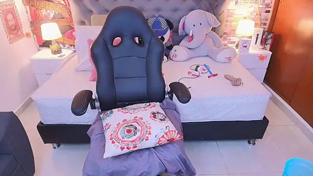 italy   boobs online show from October 27, 2025, 12:15 am