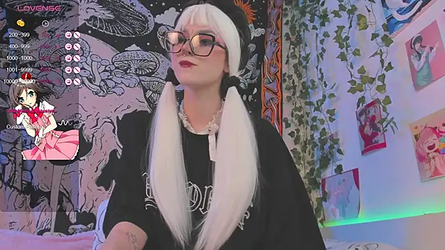 kissthasky online show from October 12, 2025, 7:02 pm