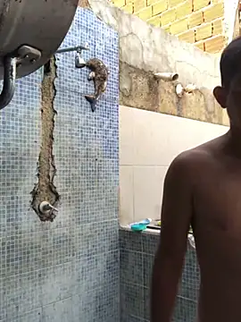 isacalejandroo online show from February 28, 2025, 10:17 pm