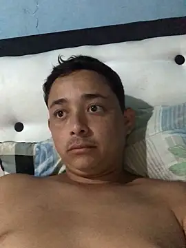 isacalejandroo online show from March 8, 2025, 12:33 am