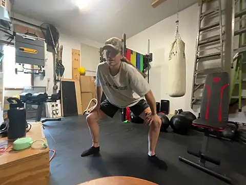 Snapshot of MissSwitch chatting on December 12, 2024, 5:37 pm MissSwitch online show from December 12, 2024, 5:37 pm